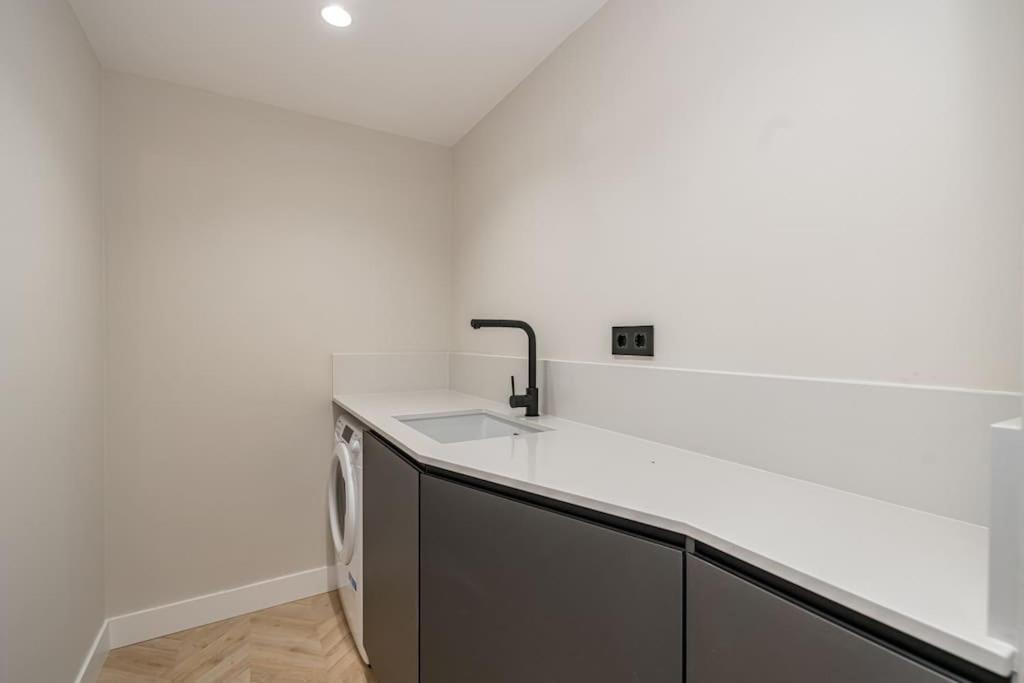 Puerta Del Sol 3Br 3Bh Apartment Madrid Luaran gambar